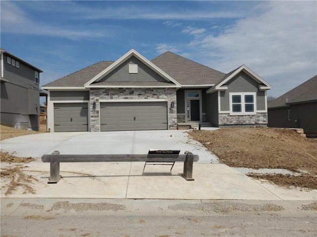Homes for Sale in Kansas City, MO 64156 | 7008 NE 102nd Court