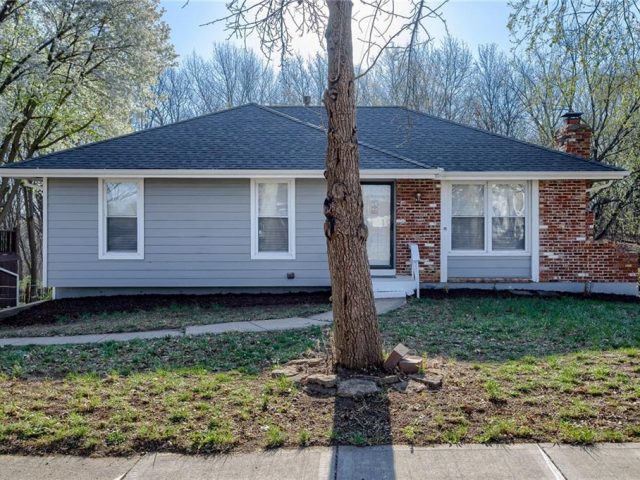 Homes for Sale in Kansas City, MO 64118 | 8019 N Brooklyn Avenue