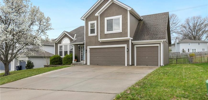Homes for Sale in Kansas City, MO 64155 | 9712 N Highland Terrace