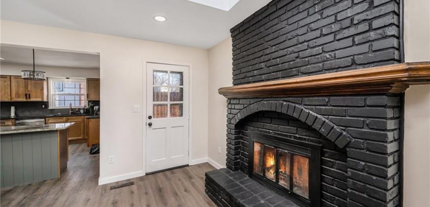 Homes for Sale in Kansas City, MO 64151 | 7401 N Amoret Avenue