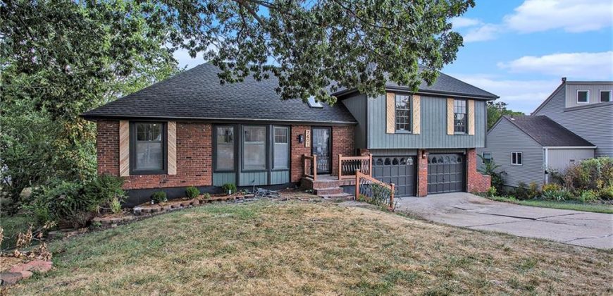 Homes for Sale in Kansas City, MO 64151 | 7401 N Amoret Avenue