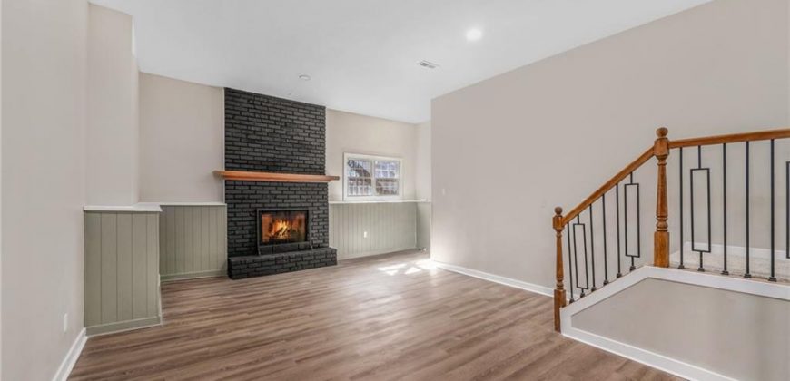Homes for Sale in Kansas City, MO 64151 | 7401 N Amoret Avenue