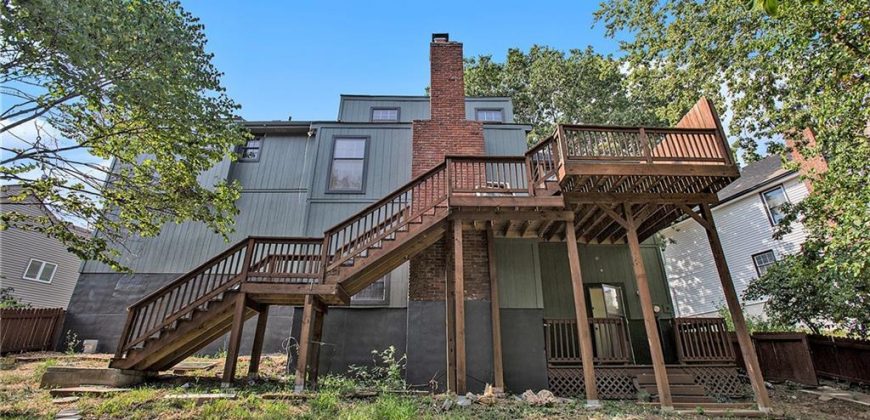 Homes for Sale in Kansas City, MO 64151 | 7401 N Amoret Avenue