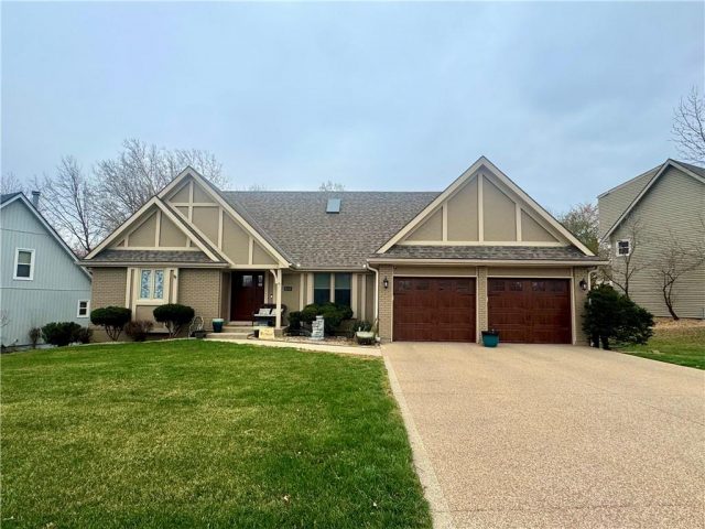 Homes for Sale in Kansas City, MO 64118 | 8313 N Highland Avenue