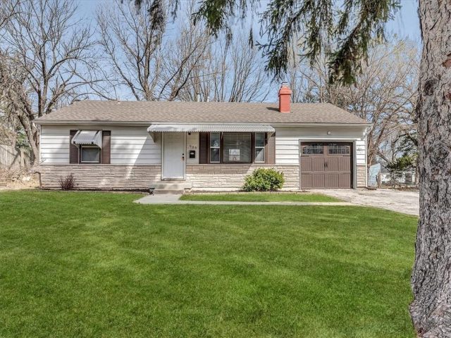 Homes for Sale in Gladstone, MO 64118 | 906 NE 67TH Street