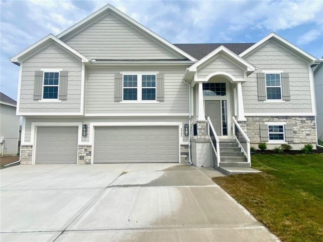 Homes for Sale in Liberty, MO 64068 | 1018  Jasmine Drive
