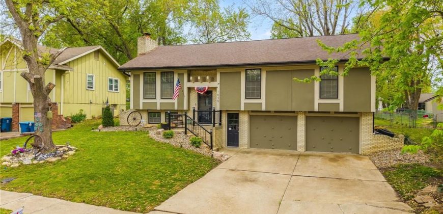 Homes for Sale in Liberty, MO 64068 | 1039  Essex Street