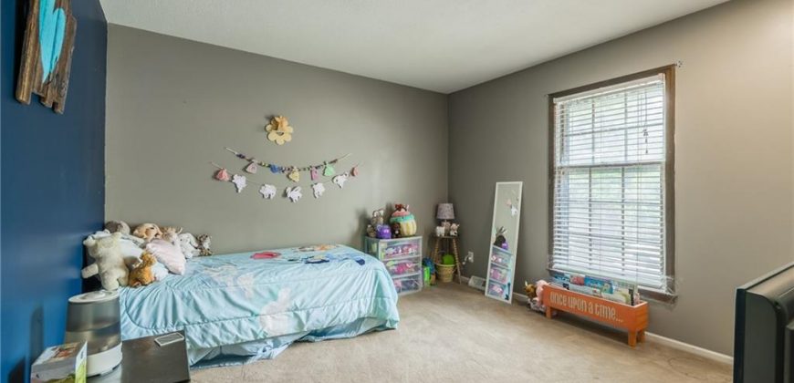 Homes for Sale in Liberty, MO 64068 | 1039  Essex Street