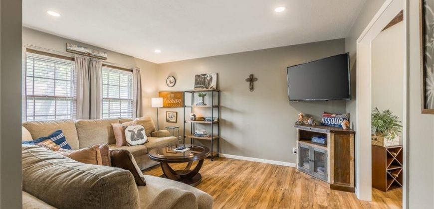 Homes for Sale in Liberty, MO 64068 | 1039  Essex Street