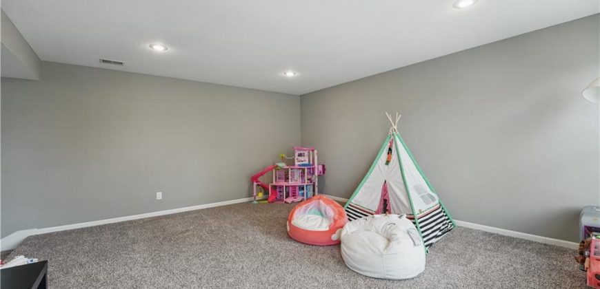 Homes for Sale in Kansas City, MO 64154 | 9308 N Chatham Avenue