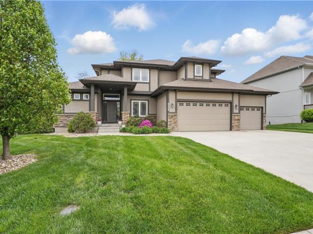 Homes for Sale in Kansas City, MO 64154 | 9308 N Chatham Avenue