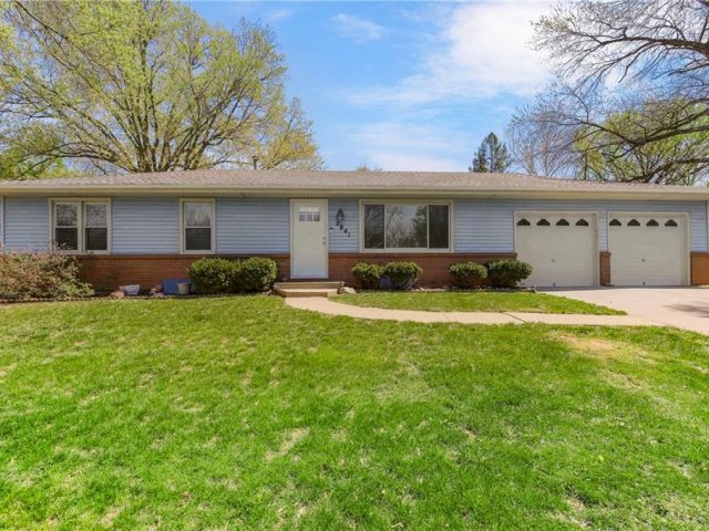 Homes for Sale in Kansas City, MO 64118 | 7841 N Baltimore Avenue