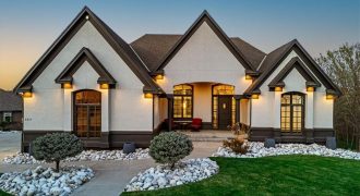 Homes for Sale in Gladstone, MO 64119 | 6837 N Myrtle Court