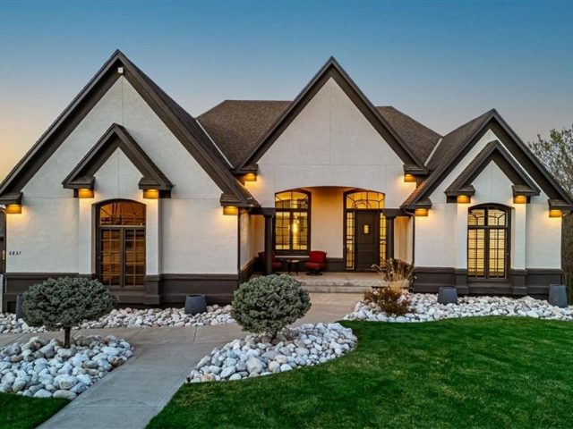 Homes for Sale in Gladstone, MO 64119 | 6837 N Myrtle Court
