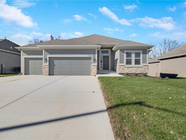 Homes for Sale in Kansas City, MO 64154 | 9335 N Belton Avenue