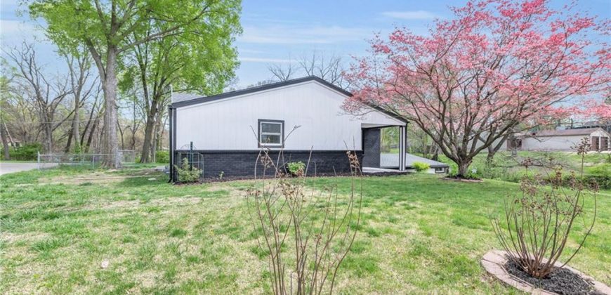 Homes for Sale in Gladstone, MO 64118 | 7209 N Troost Avenue