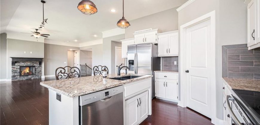 Homes for Sale in Smithville, MO 64089 | 704  Walnut Drive