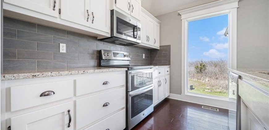 Homes for Sale in Smithville, MO 64089 | 704  Walnut Drive
