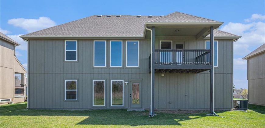 Homes for Sale in Smithville, MO 64089 | 704  Walnut Drive