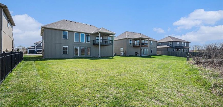 Homes for Sale in Smithville, MO 64089 | 704  Walnut Drive