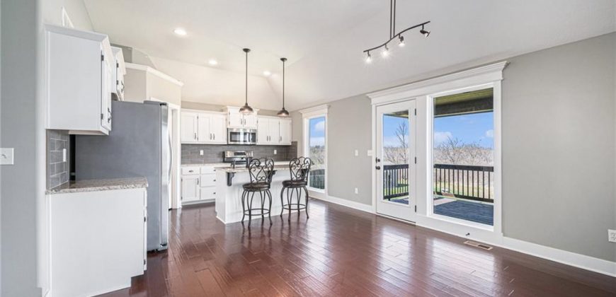 Homes for Sale in Smithville, MO 64089 | 704  Walnut Drive