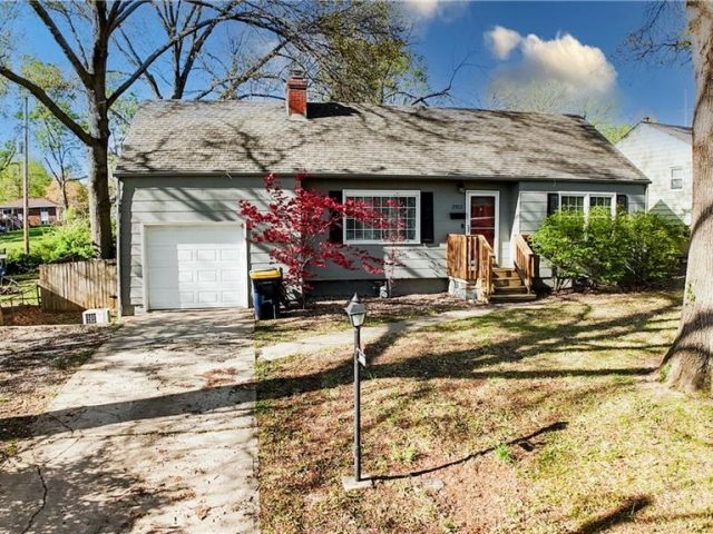 Homes for Sale in Kansas City, MO 64119 | 2922 NE 56th Street