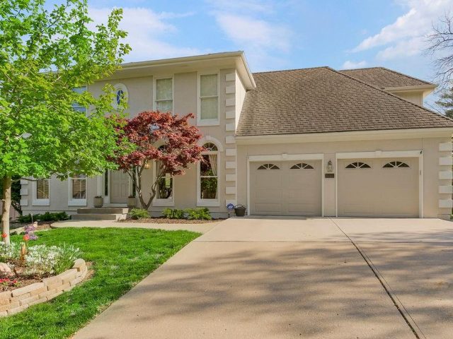 Homes for Sale in Kansas City, MO 64151 | 6113 NW 77th Street