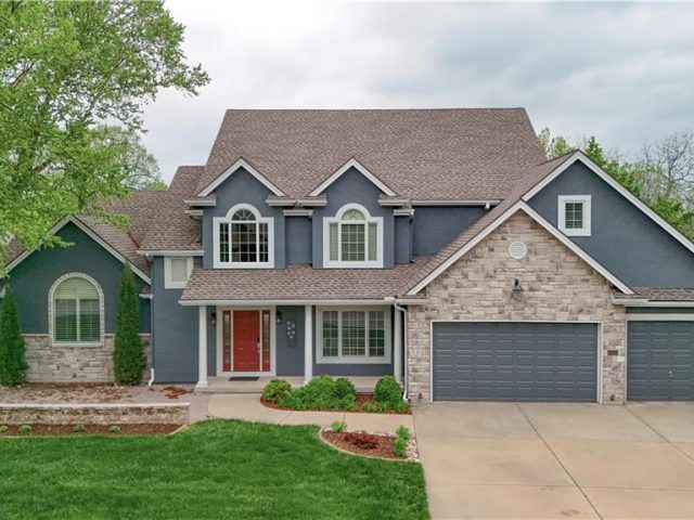 Homes for Sale in Parkville, MO 64152 | 10505 NW River Hills Drive