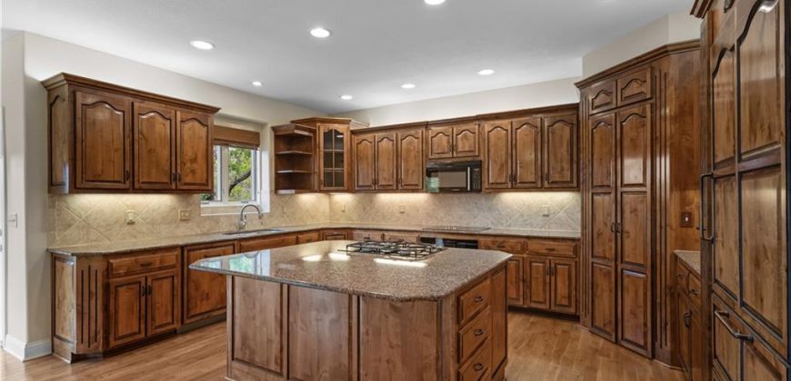 Homes for Sale in Parkville, MO 64152 | 10505 NW River Hills Drive