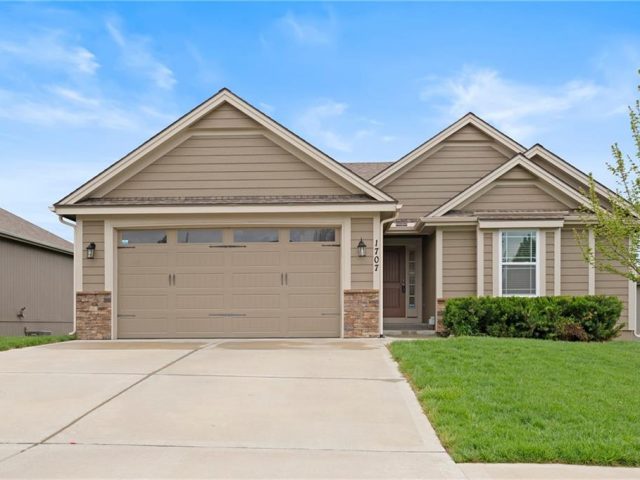 Homes for Sale in Kearney, MO 64060 | 1707  Sycamore Ridge