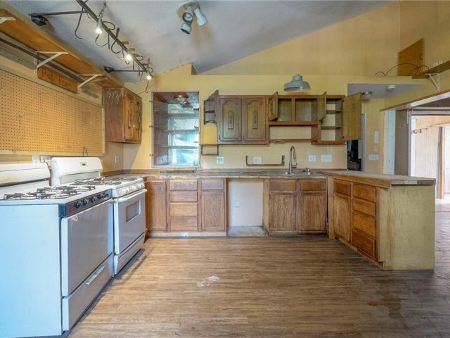Homes for Sale in Kansas City, MO 64116 | 626 NE 41st Terrace