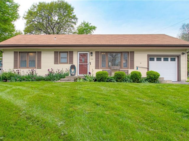Homes for Sale in Gladstone, MO 64118 | 7016 N Harrison Street