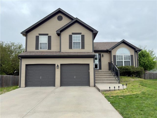 Homes for Sale in Kansas City, MO 64155 | 11235 N Summit Street
