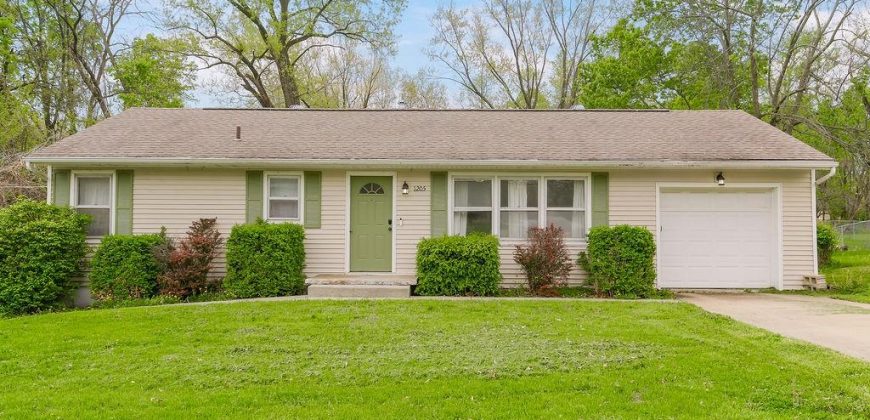 Homes for Sale in Kansas City, MO 64118 | 1205 NE 72nd Street