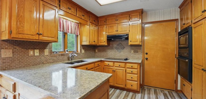 Homes for Sale in Kansas City, MO 64154 | 2709 NW Powderhorn Drive