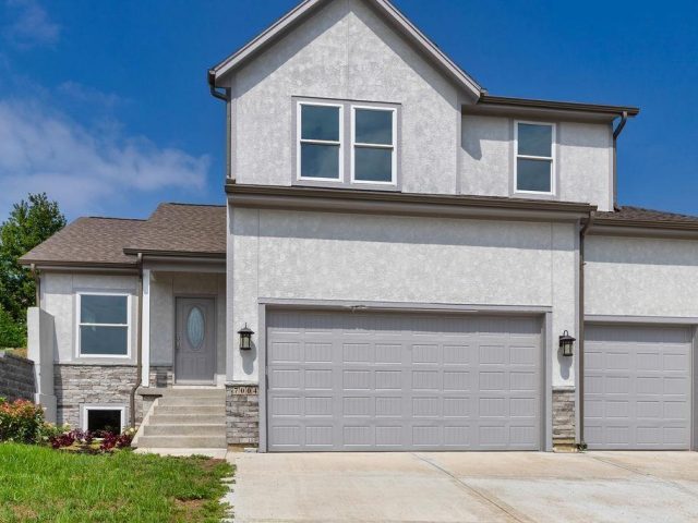 Homes for Sale in Kansas City, MO 64153 | 8411 NW 90th Street
