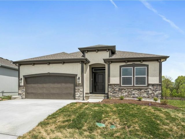 Homes for Sale in Kansas City, MO 64119 | 6820 NE 70th Street