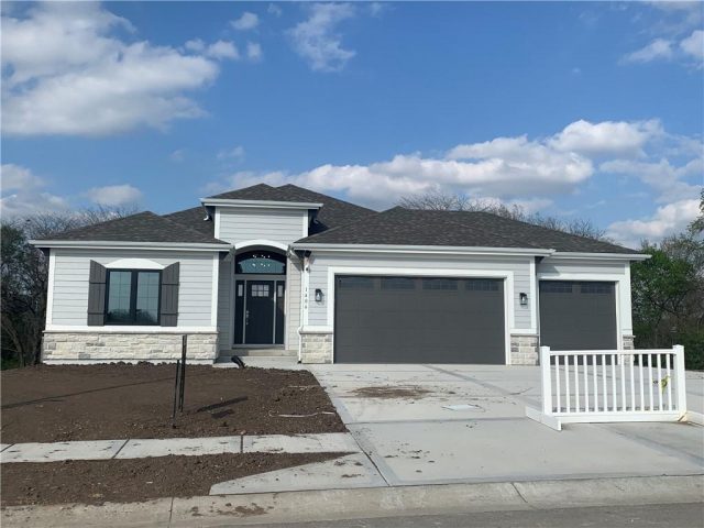 Homes for Sale in Kansas City, MO 64155 | 1406 NW 106th Terrace