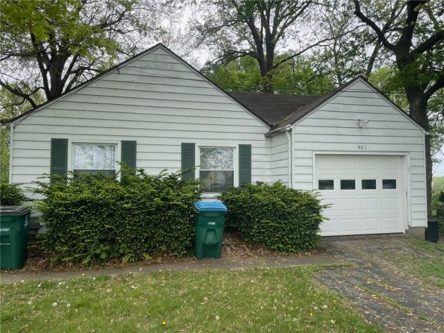 Homes for Sale in Kansas City, MO 64118 | 501 NE Shady Lane Drive