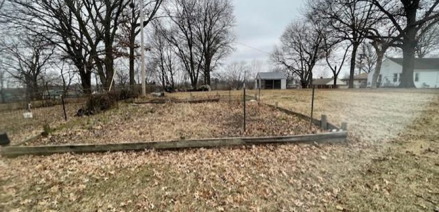 Homes for Sale in Kansas City, MO 64118 | 501 NE Shady Lane Drive