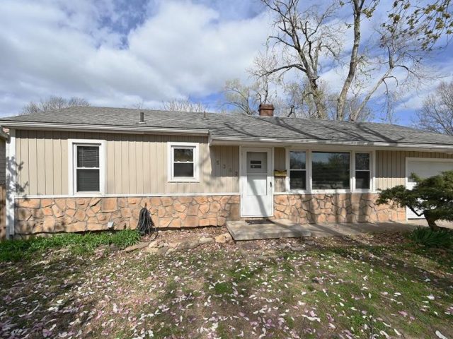 Homes for Sale in Kansas City, MO 64118 | 5352 N MICHIGAN Avenue