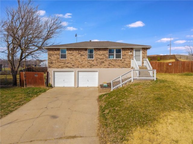 Homes for Sale in Kansas City, MO 64117 | 4531 N Bellaire Avenue