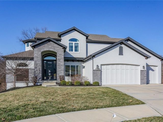 Homes for Sale in Parkville, MO 64152 | 13856  Clear Creek Drive