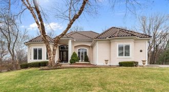 Homes for Sale in Kansas City, MO 64116 | 4405 N Hickory Lane