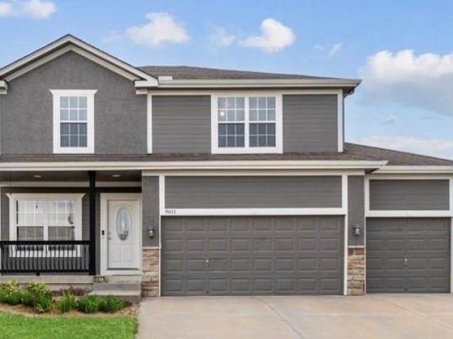 Homes for Sale in Kansas City, MO 64154 | 9611 N Adrian Place