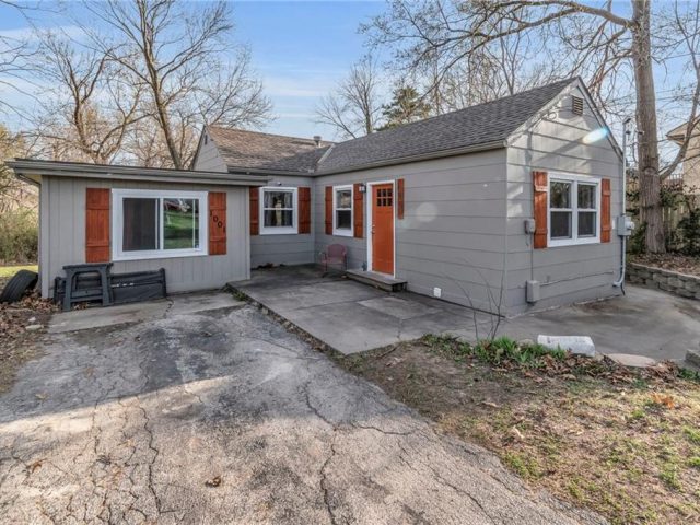Homes for Sale in Kansas City, MO 64155 | 1001 NE 88th Street