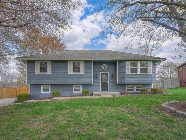 Homes for Sale in Kansas City, MO 64155 | 1406 NE 113th Street