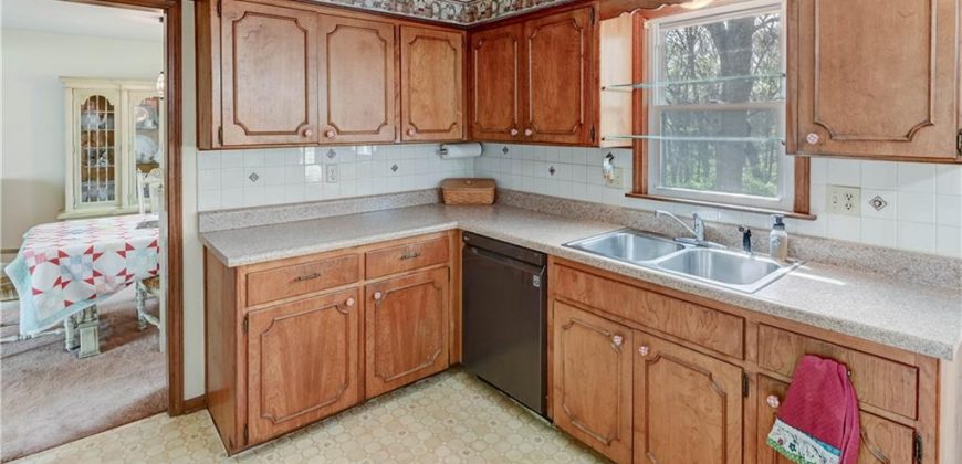 Homes for Sale in Parkville, MO 64152 | 6606 NW Quail Run Drive