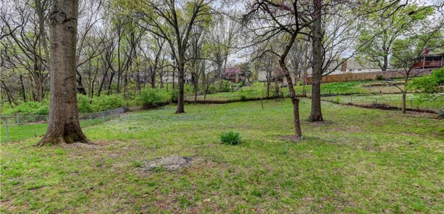 Homes for Sale in Parkville, MO 64152 | 6606 NW Quail Run Drive