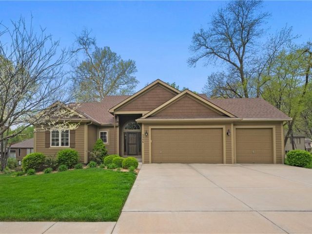 Homes for Sale in Kansas City, MO 64118 | 5246 N Walnut Street